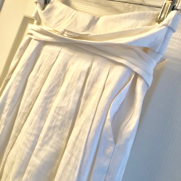 BCBGMaxAzria white linen skirt with pockets - Picture 3 of 5